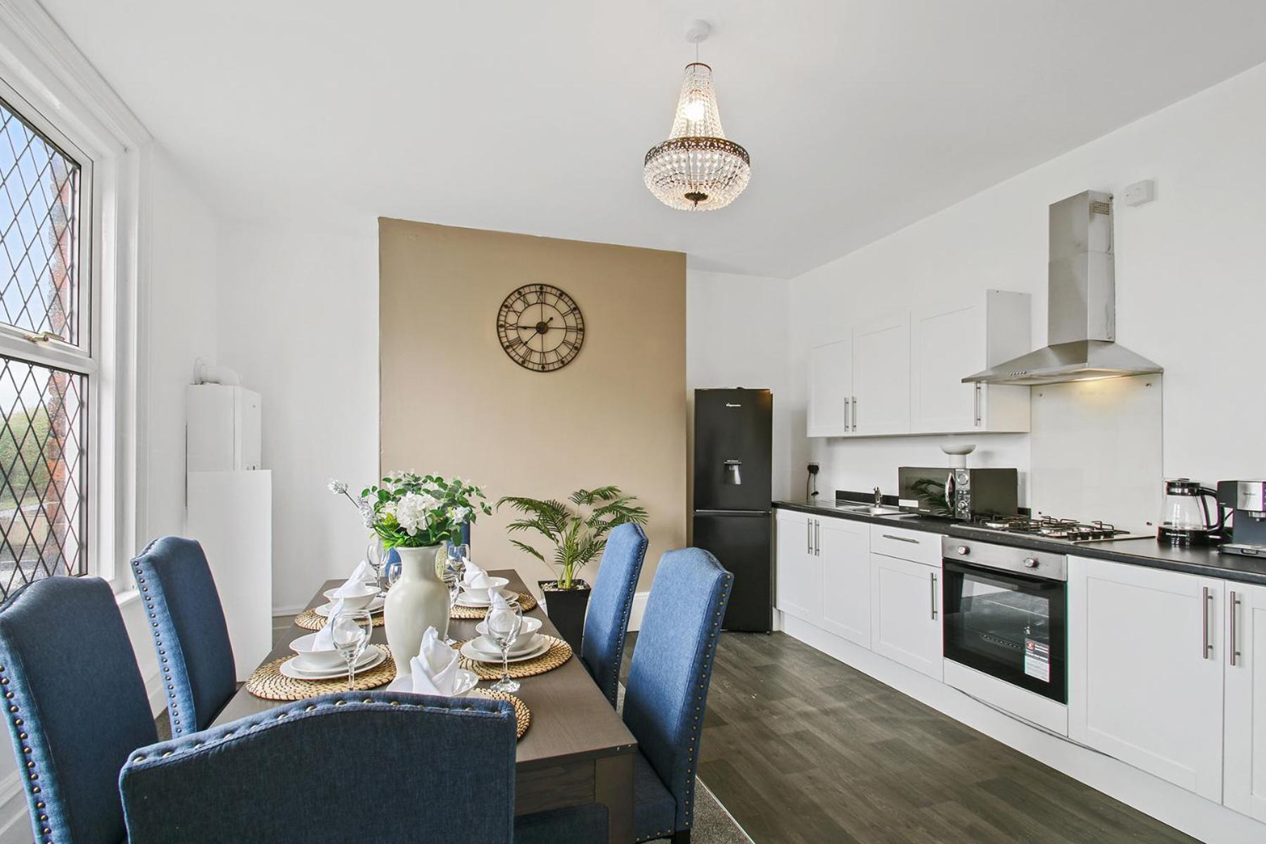 Home In Woodhouse, Leeds Лийдс Екстериор снимка