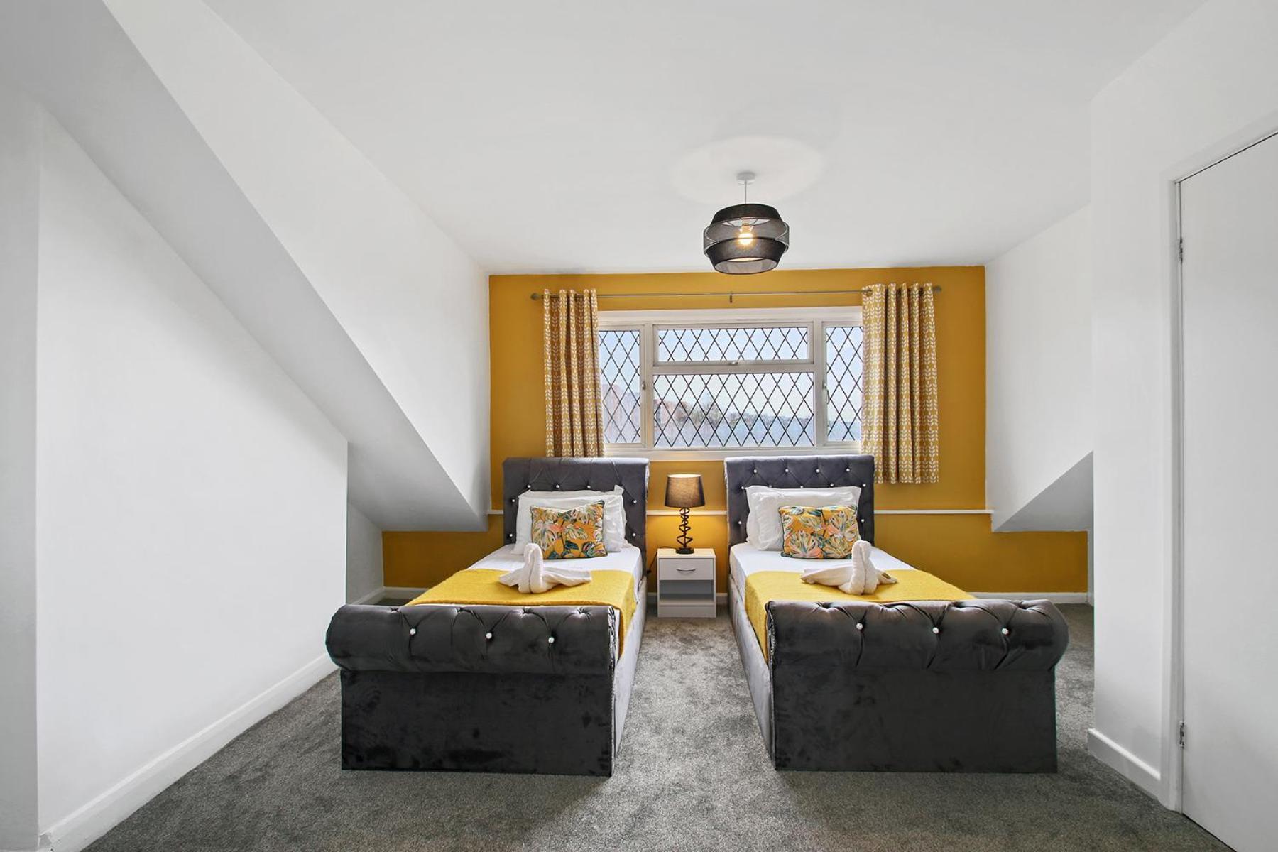 Home In Woodhouse, Leeds Лийдс Екстериор снимка